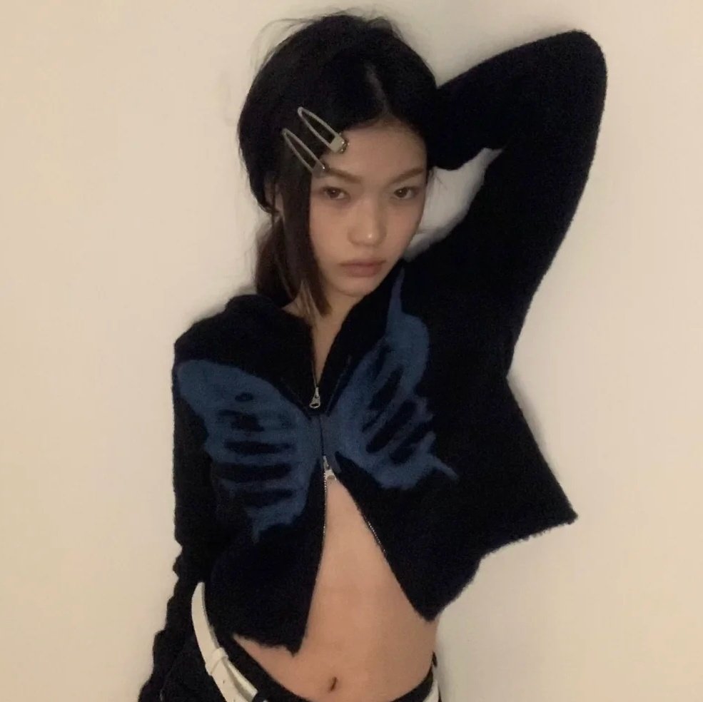 open.spotify.com/track/5mzhLQCM…