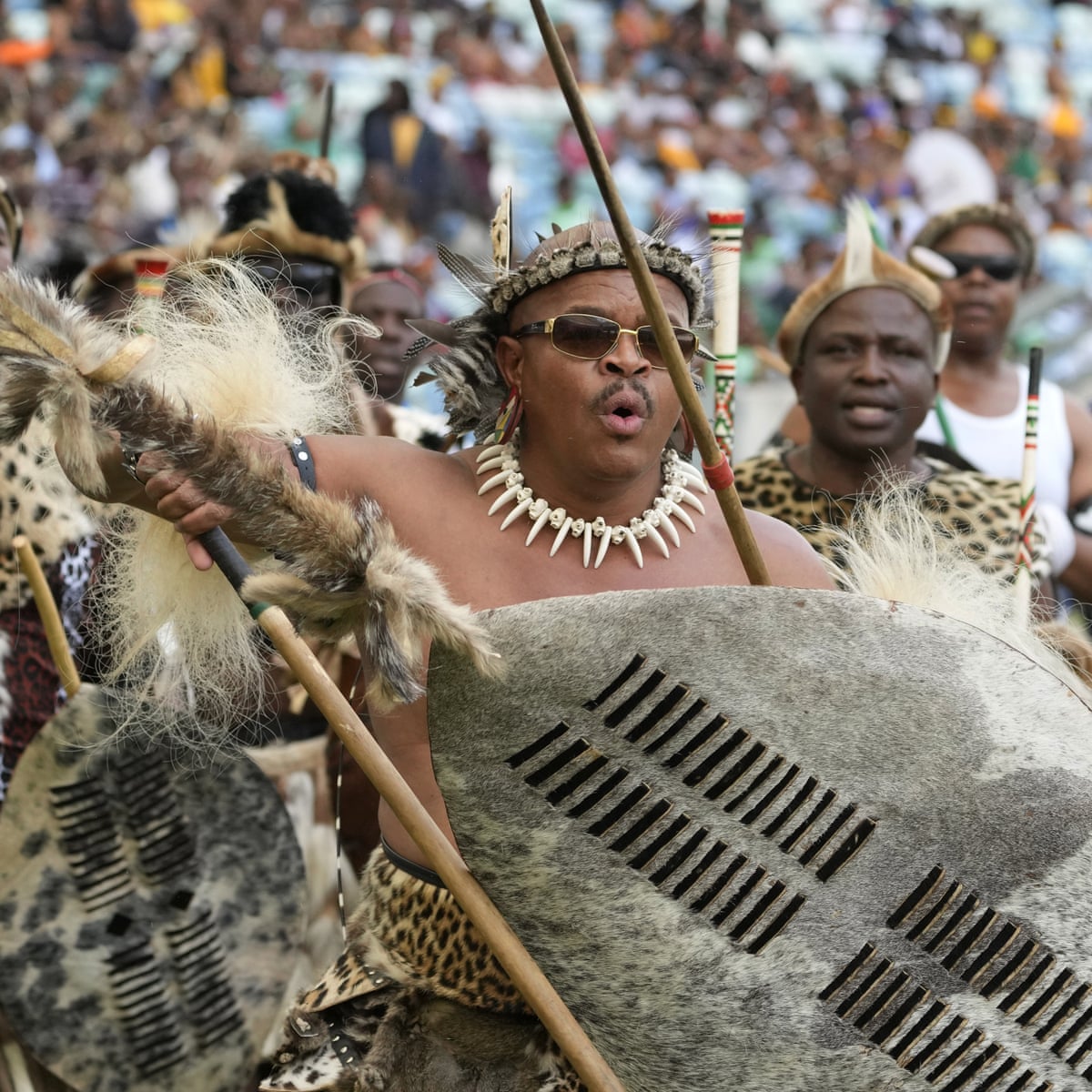 #antiquesroadshow Zulu King coming for his ancestors bling