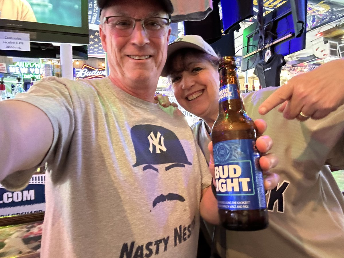 ScottCookND's tweet image. At #StansSportsBar pre-gaming with my best gal and my new favorite beer. #Fuckyoukidrock et al