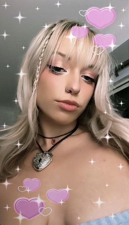 celinedrt_back's tweet photo. Je suis tombé love de ce filtre 👉🏼👈🏼 https://t.co/rY1m63m3Qe