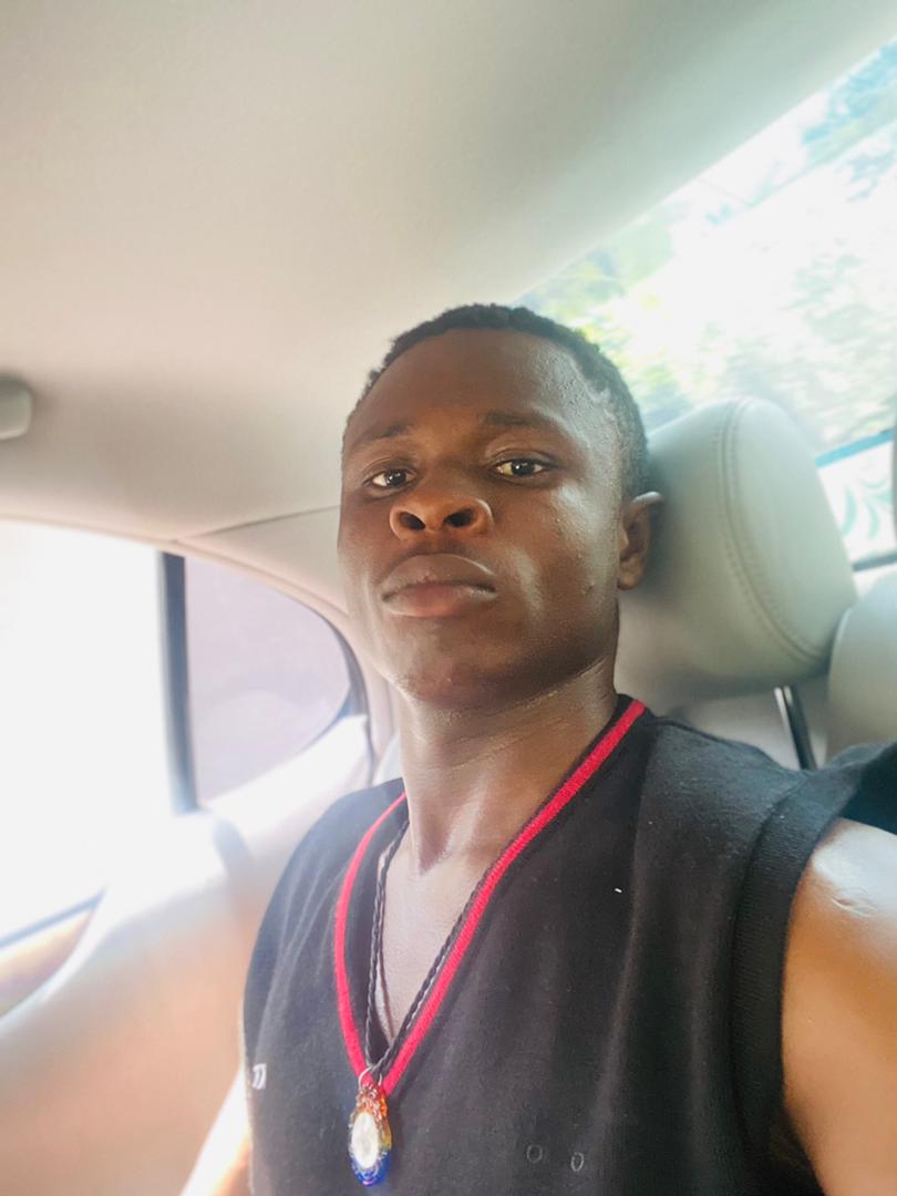 EmmanuelEman4's tweet photo. Look at my Face, like I could have kill alot people 🤣 https://t.co/in5V8VKGQQ