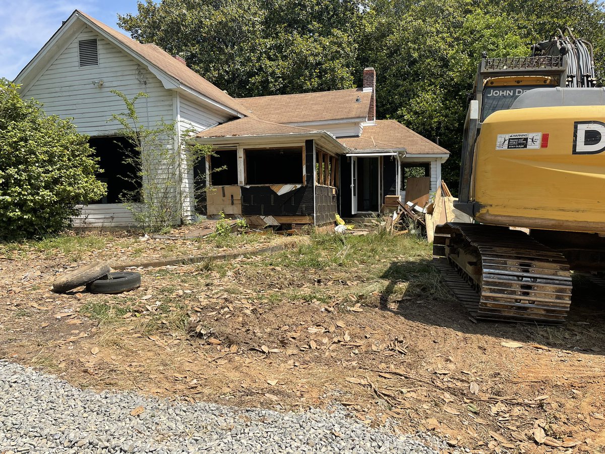 BAbernathy79's tweet photo. Last demo I done. #equipmentoperator https://t.co/uXsryqnpKW