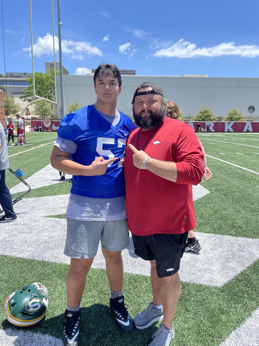 Had an amazing time learning from @CoachCKennedy at Arkansas!! #WPS @StratfordFB1 @bmecamps @RazorbackFB @CoachSamPittman @CoachDanEnos @CarinaH_FB @coachboverton