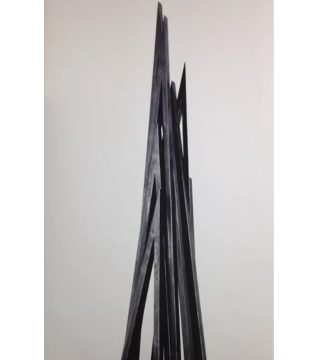 IntSculptureCtr's tweet photo. Bernar Venet, Vertical Angles - Print A, 2016. Direct gravure and aquatint, 4 1/2 × 5 9/10 in | 11.5 × 15 cm. Editions 4, 7-8, 10, 32-35, 41, 43 of 7. Available through https://t.co/2JT2VP6bvf #bernarvenet #verticalangles #print https://t.co/6QZgVsI4Ho