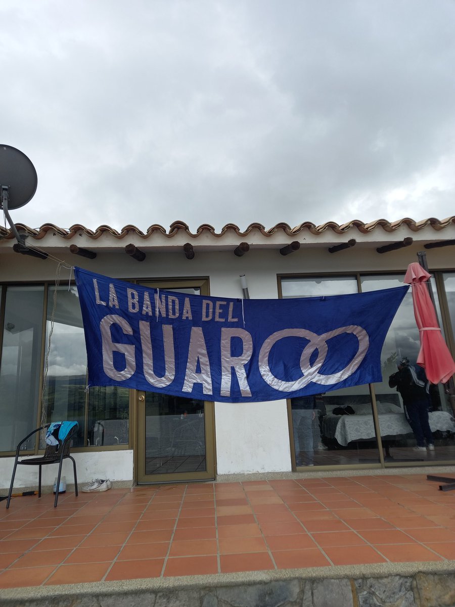 LaBandadelGuaro's tweet photo. De fiesta preparando los trapos para ver al CAMPEÓN. https://t.co/yQFehproha