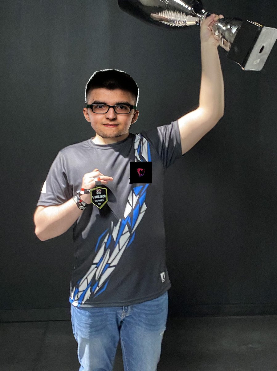 mchk (@mchkk_) on Twitter photo Wygraliśmy <a href="/ESLPolska/">ESL Polska</a> Mistrzostwa Polski 3-1 vs <a href="/AnonymoEsports/">Anonymo Esports</a> gg dla przeciwnika
Zdjęcie z pucharkiem😎 Wygraliśmy <a href="/ESLPolska/">ESL Polska</a> Mistrzostwa Polski 3-1 vs <a href="/AnonymoEsports/">Anonymo Esports</a> gg dla przeciwnika
Zdjęcie z pucharkiem😎