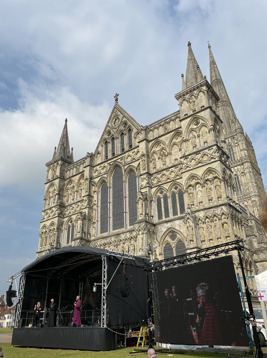 ArchbishopSarah's tweet photo. It’s been such a fantastic weekend of evangelism in @DioSalisbury, ending here in the shadow of the beautiful @SalisburyCath. 

Those I have encountered have shown hunger for a more spiritual life - I am grateful for their honesty and candour. 1/2 https://t.co/CU2teR5v6K