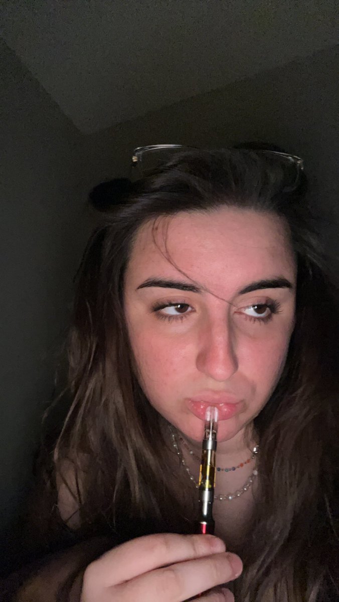 huvoor's tweet photo. i had a photo shoot w my wax pen LOL https://t.co/bZg1r6L6CE