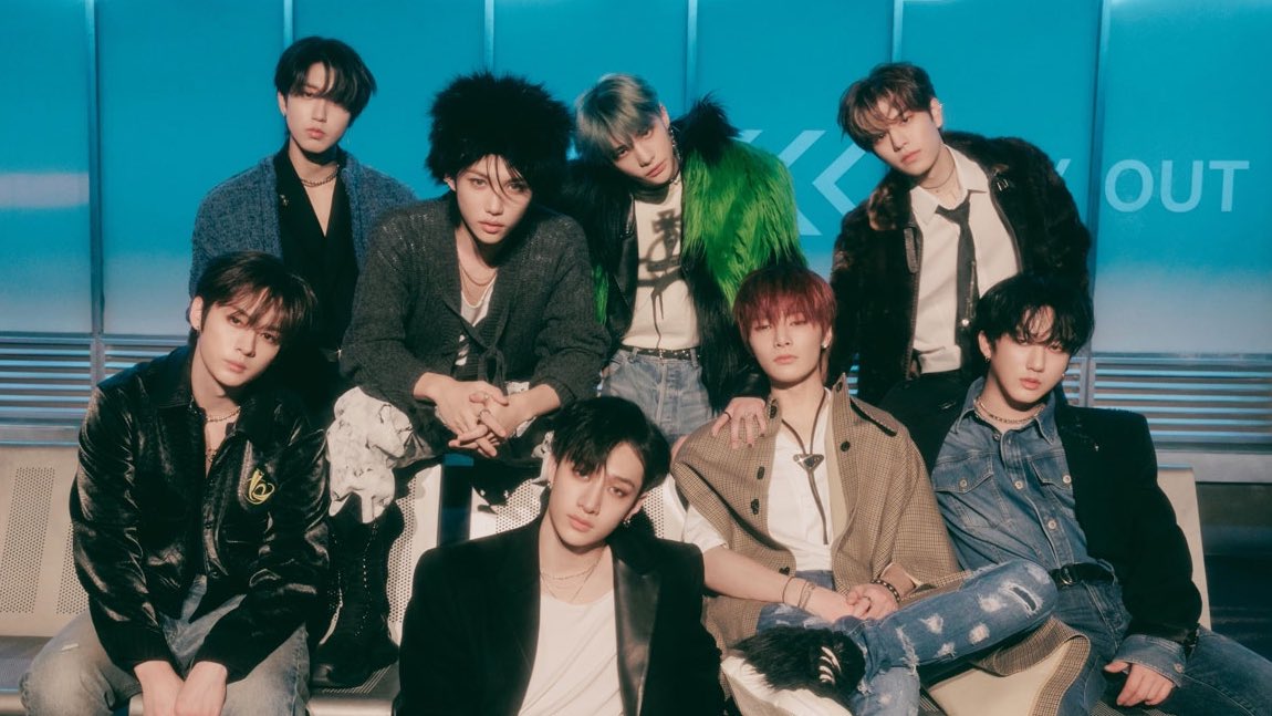 ‘★★★★★ (5-STAR)’ by Stray Kids earns the third biggest debut on Billboard 200 by a Korean act in US history with 249.5k units sold.