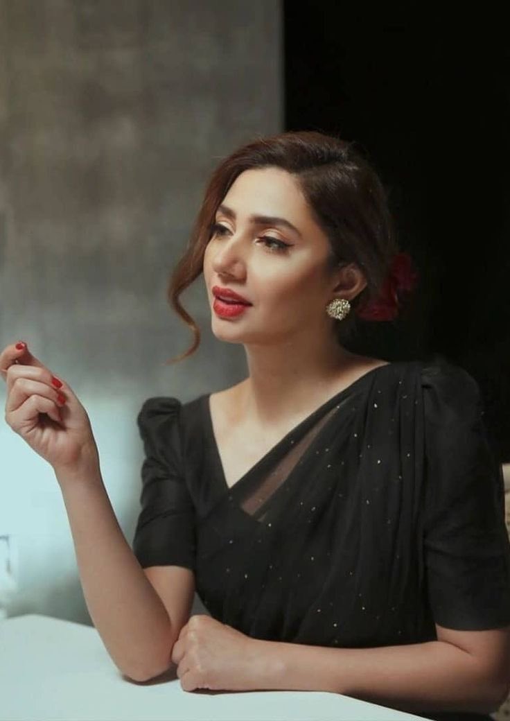 And also, while we’re at it… someone cast these two together please!!🥺
Them in a royal/old school type of genre… the serve🤌🏻🔥

                MAHIRA x WAHAJ ❤️‍🔥

#MahiraKhan • #WahajAli • #TereBin