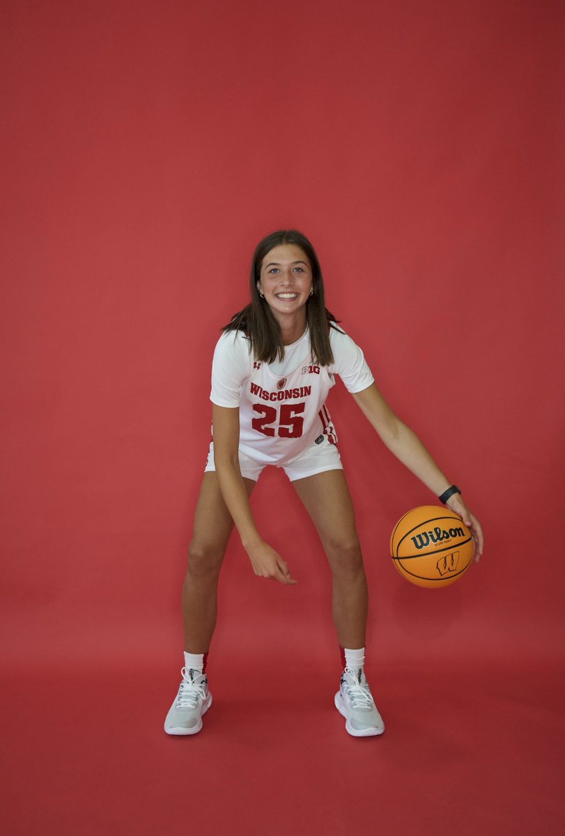 Thank you <a href="/marisamoseley/">marisa moseley</a> <a href="/CoachTiffMorton/">TiffanyMorton ✨</a> <a href="/katebarnosky/">Kate Barnosky</a> <a href="/MargaretMcKeon/">Margaret McKeon</a> for such an amazing visit!! ❤️🤍 <a href="/MImystics/">Michigan Mystics</a>