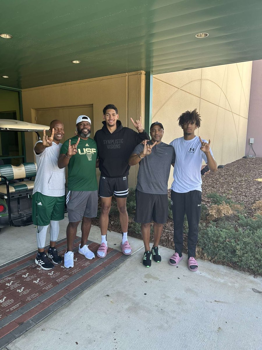 After a great visit today at the University of South Florida, blessed to say i've received an offer from Coach @sunsetAMIR and the rest of the USF staff