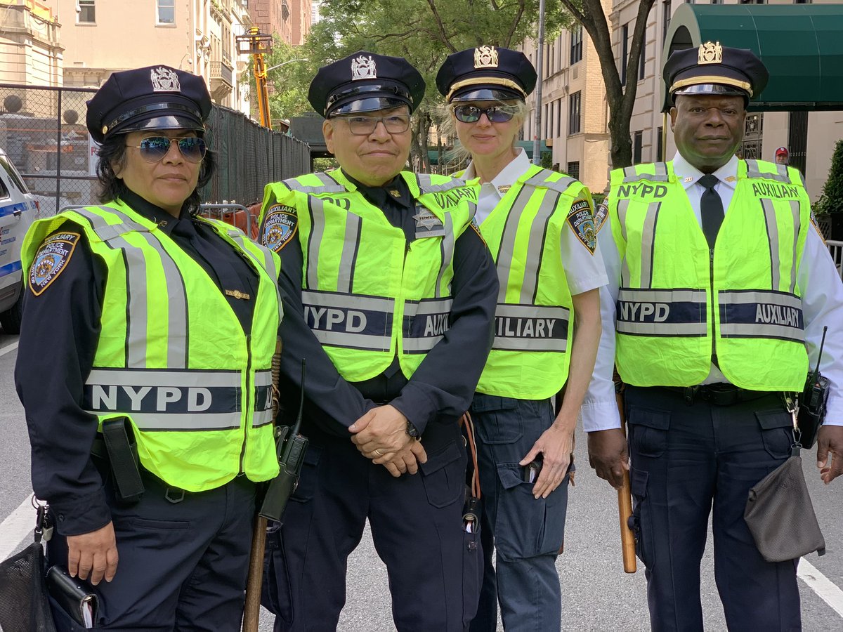 Shout out to the over 150 Auxiliary Officers who came out today along 5th Avenue to assist in keeping spectators safe as they enjoy the Annual Puerto Rican Day Parade.🇵🇷 Thank you all for the amazing work you continue to do.