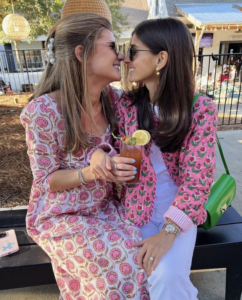 SophieBecke's tweet image. I’m so obsessed with these preppy engaged lesbians