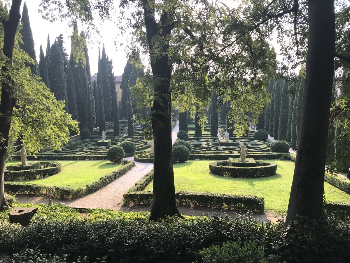 #TraIGiardini #CasaLettori
Il giardino di Villa Giusti nel cuore di Verona.