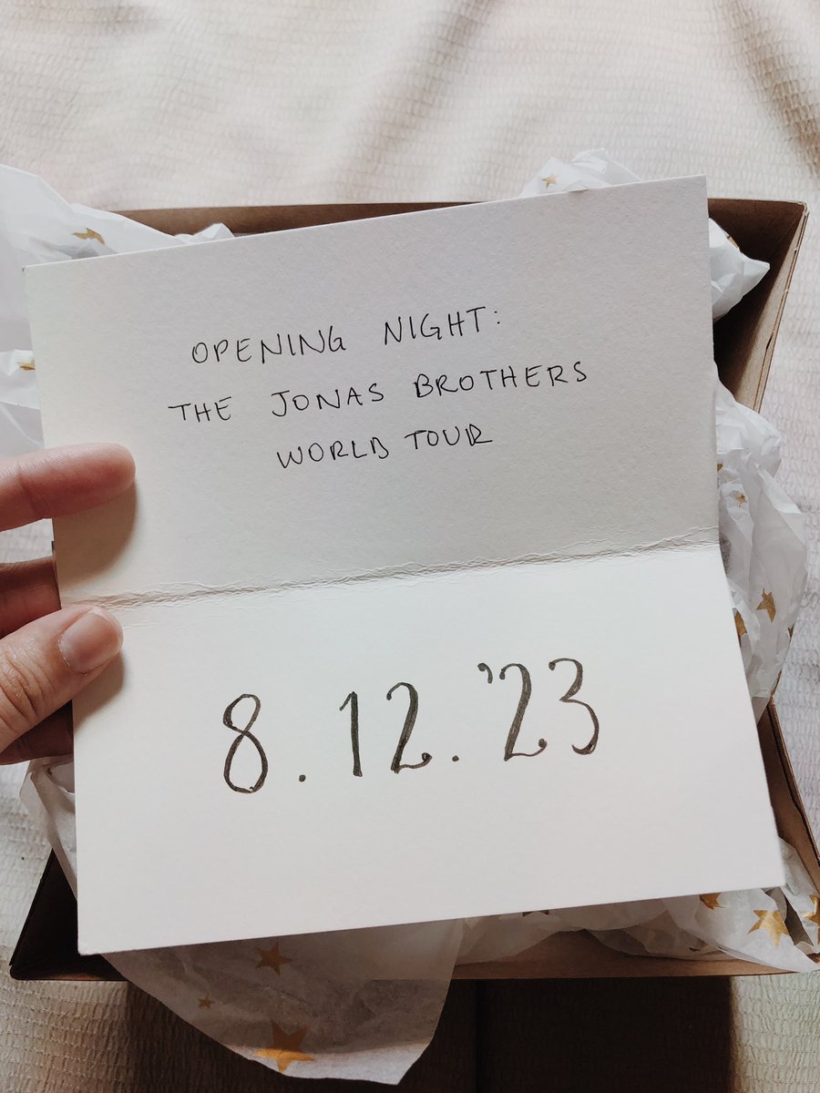 anacaonarm's tweet photo. Do you think she’ll understand what this announcement means? 😁 

We’ll see y’all in August 🥰 https://t.co/2f7D9oBHP7