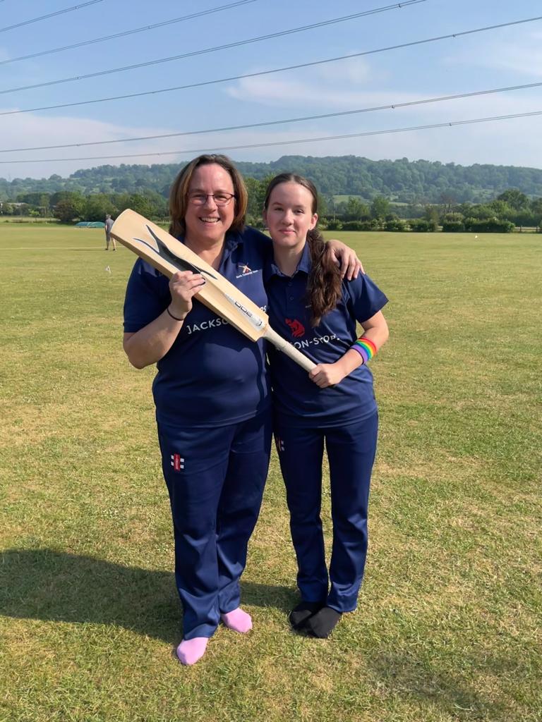 Vivienne Kinder tweet media