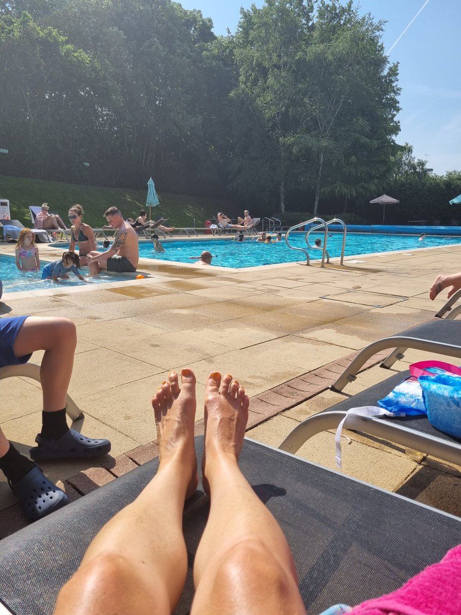 MrsSCheshire's tweet image. This weekend has been about wellbeing, friends, memory making and building confidence, oh and a trip to #alcotraz a day by the pool #davidlloyd and a bike ride this morning!