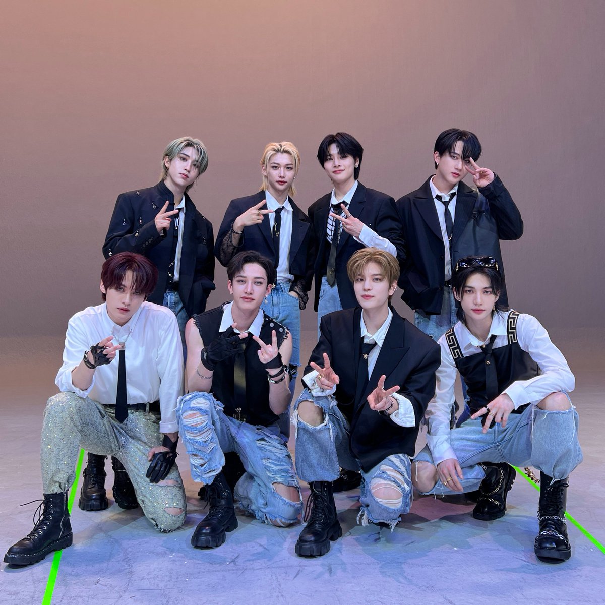 billboardskz's tweet photo. 🇺🇸 2023 Biggest Streaming Debuts by Korean Acts on Billboard 200 (on-demand)

1.  ★★★★★ (#5_STAR) – 19.55M 🆕⭐️
2. FACE – 19.51M
3. D-DAY – 17.9M
4. TNC: Temptation – 13.24M
5. READY TO BE – 10.28M
6. UNFORGIVEN – 9.04M

#5_STAR_BB200No1
@Stray_Kids #StrayKids #S_Class https://t.co/OB4DfdEcaM