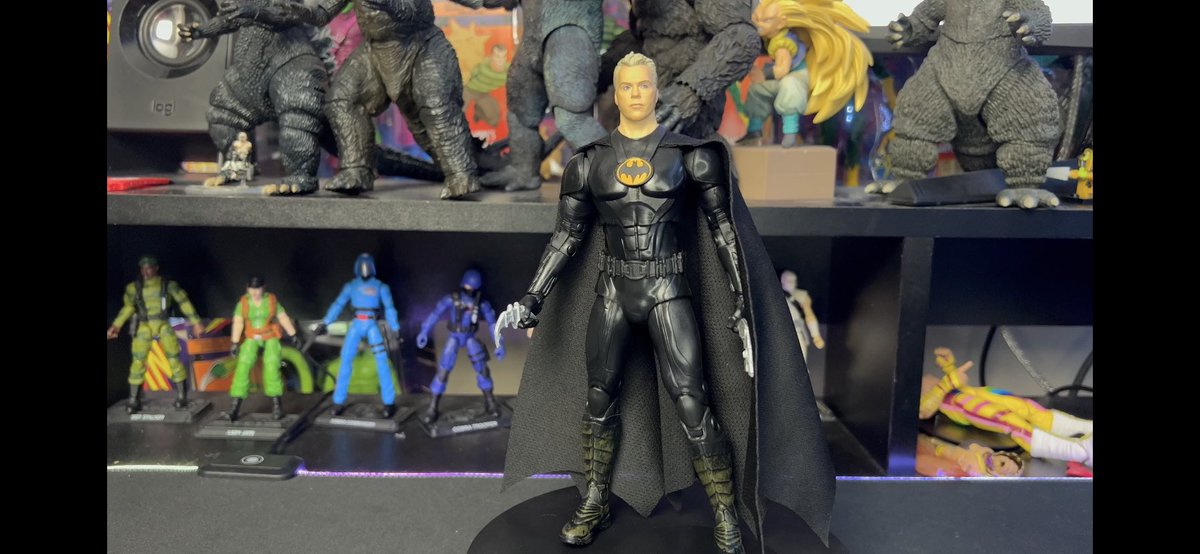 Up for review is the @mcfarlanetoys DC Multiverse Gold Label Unmasked Michael Keaton Batman.

#mcfarlanetoys #batman #theflash #michaelkeaton #thebatman #everythingsplastic #actionfigures #toyreview #actionfigurereview #mcfarlane #dcmultiverse

youtu.be/73DuTw9mN7I