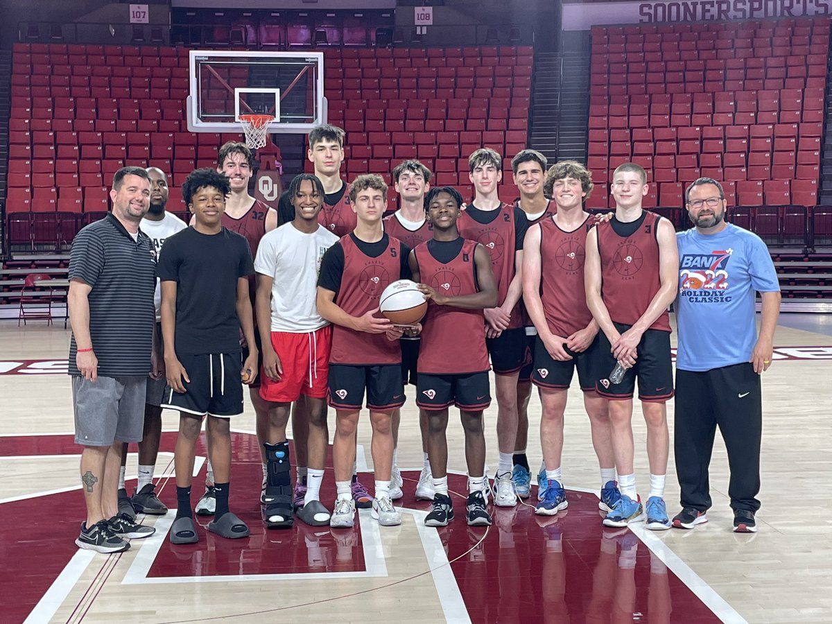 With a 9-1 record on the weekend, Owasso is the Porter Moser Team Camp champ! #RamPride