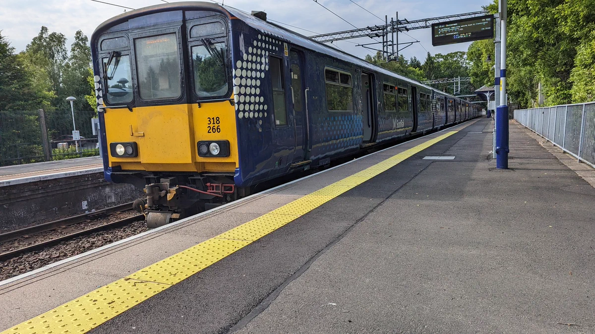 A Scotrail class 318 train which made up the 16:41 to Motherwell from milgavie this afternoon.