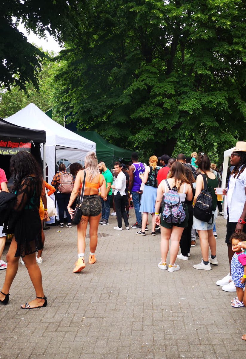 ids_place's tweet photo. Queuing for some Jollof rice @ids_place 💃🏾🎉💃🏾💪🏾🙌🏾🙌🏾🙌🏾 #Afrofest Bristol 2023 https://t.co/Nw1DxiJQlZ