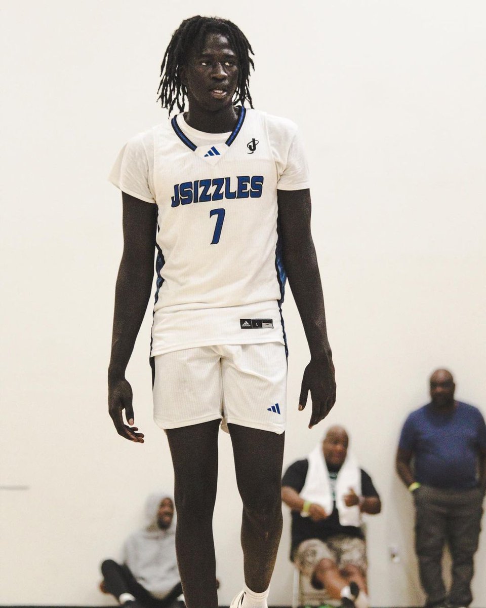 6'9 2024 Chiang Ring of @ParkCenterHopps (MN)/J-Sizzle #3SSB showing full package at <a href="/BreakdownUSA/">Breakdown Sports USA</a> Summer State. Minnesota 's beat interior defender has stepped out and hit 2 3PT already, showing much more confidence as shooter.
