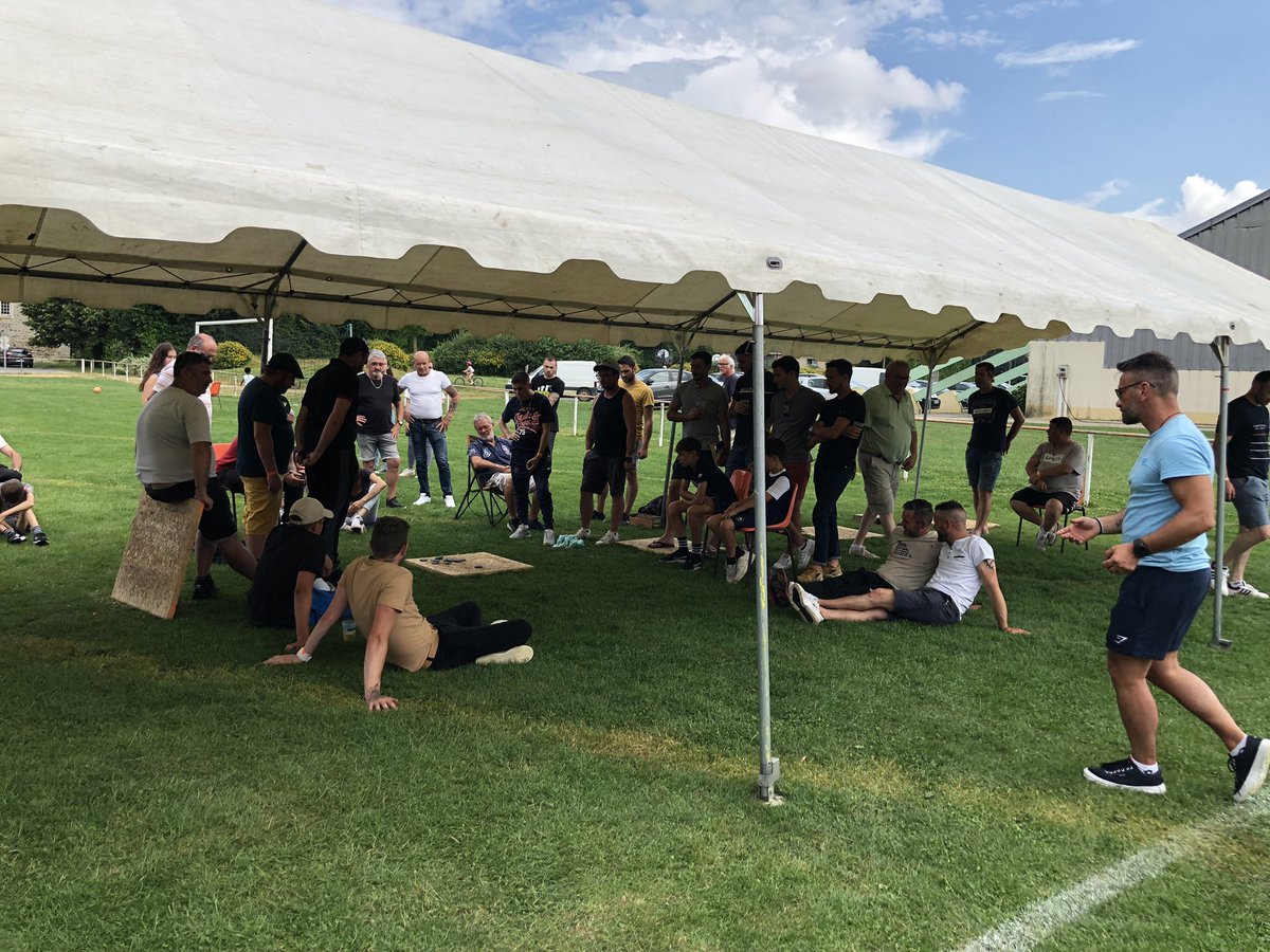 quelainestgault's tweet photo. Entre Open de Swin-Golf et tournoi de palets de l’ESQ, encore un week-end bien rythmé sur la commune… 
Bravo aux associations pour leur dynamisme…
Et le week-end prochain, on enchaine… Cyclisme vendredi soir, Olympiades samedi et fête de la musique pour conclure… Ça promet… https://t.co/WoFkqnol18