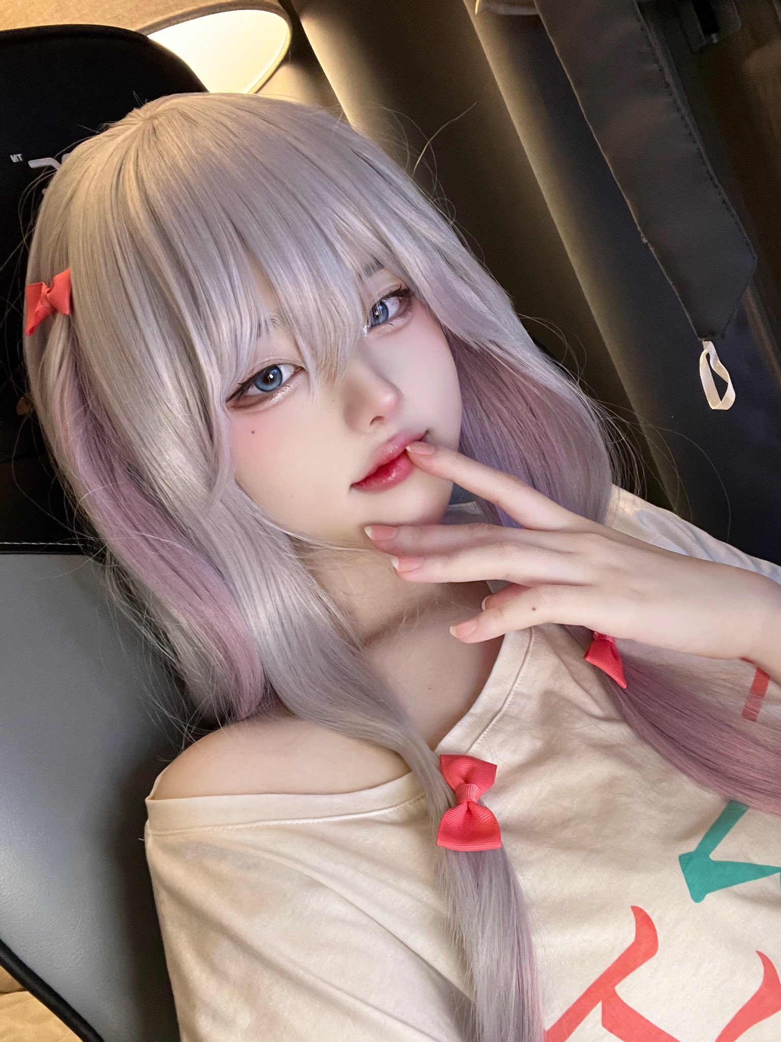 Hina's ethereal presence