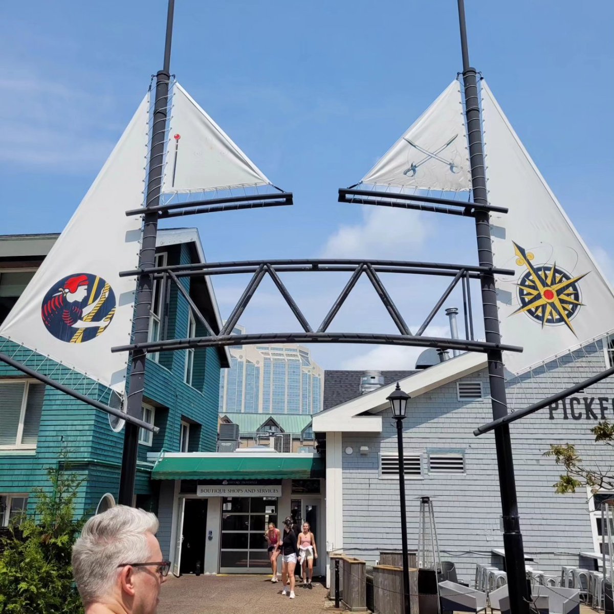 michaeltrevorca's tweet photo. A Halifax Boardwalk stroll.
#canadianblogger #canadianbloggers #picoftheday #lovemylife #photooftheday #travelblogger #queerlife #queerlifestyle #queertravelblog #michaeltrevortravels #likes #followme #smile #husbandandhusband #halifax #novascotia https://t.co/fDYiehiRNY