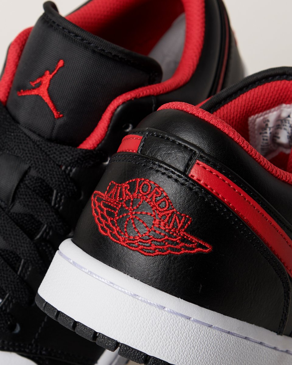 footlocker aj1