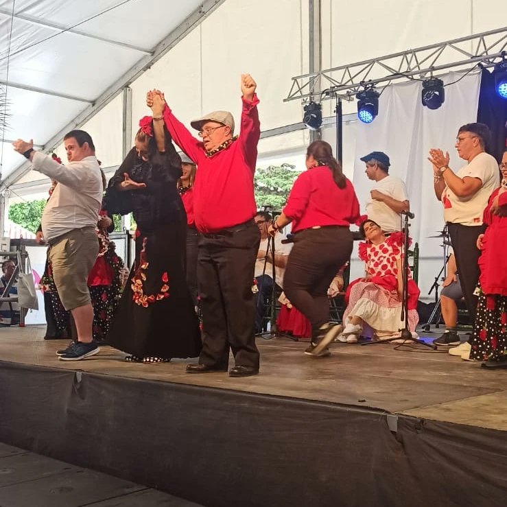 AfanasSCRT's tweet photo. Gran #FeriaDeLaManzanilla para los usuarios y usuarias de #AfanasSCRT
Personal laboral de #Afanas y Delegación de Fiestas del @AytoSanlucar gracias por hacerlo posible. https://t.co/l9IGRu74cV