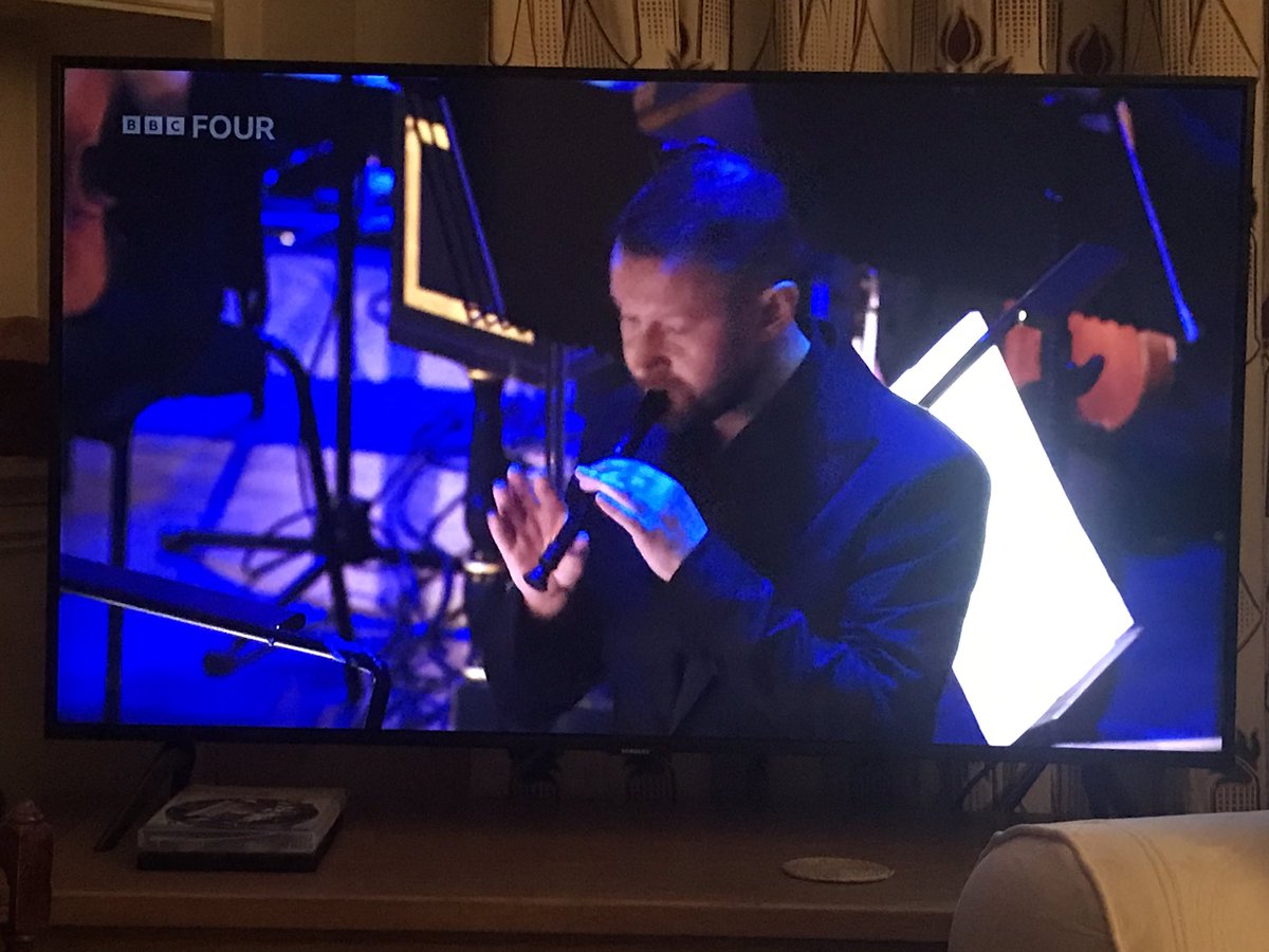 Singquee's tweet photo. Virtuoso recorder solo from Ian Wilson (Head of Woodwind @Eton_Music) featured in #CardiffSinger tonight! Bravo! https://t.co/EtEqYBEjnH