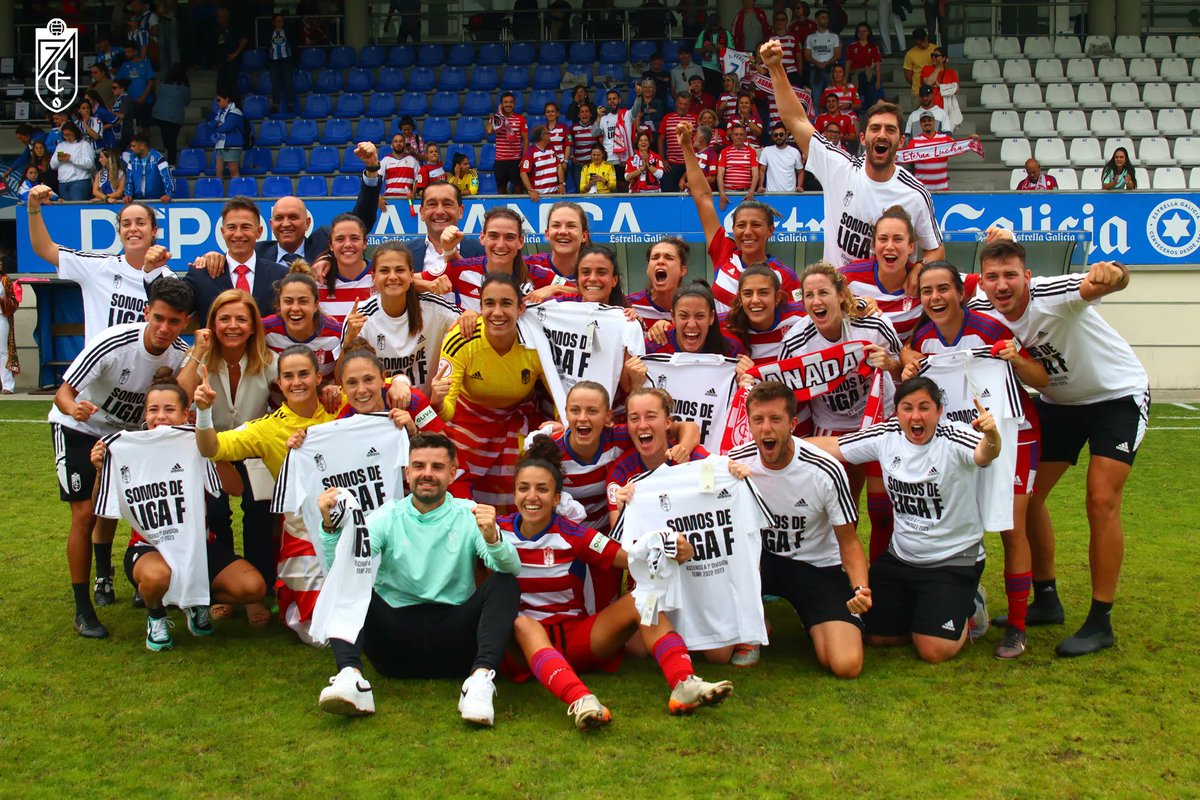 GranadaCF's tweet photo. 📸 3/3. 

Orgullo de club, orgullo de ciudad. 🫡❤️

🍾 ¡A disfrutar, granadinistas!

#𝙀𝙩𝙚𝙧𝙣𝙖𝙇𝙪𝙘𝙝𝙖 🇦🇹 | @GranadaCF_Fem | @CanteraNazari https://t.co/IX7DV8B7E1