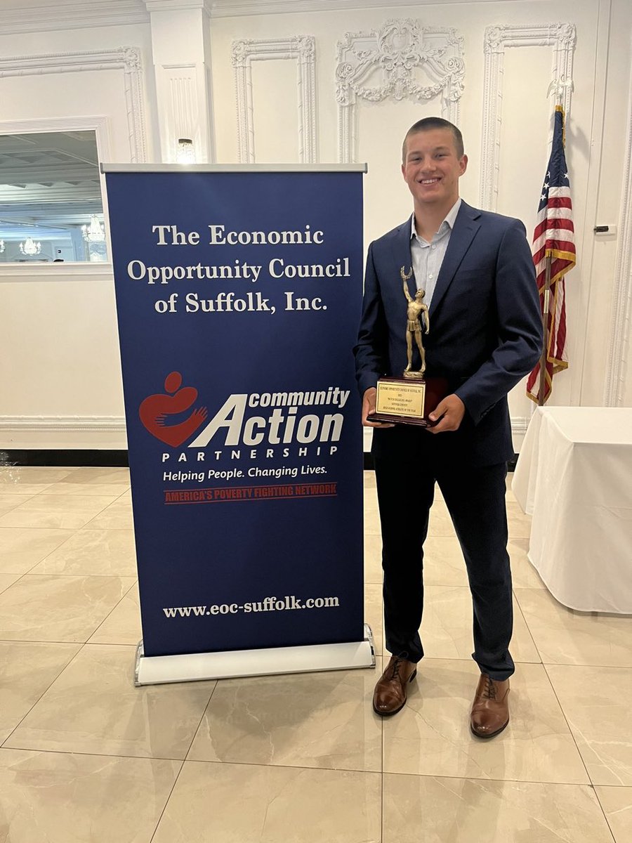 Congratulations to Brady C. on being named the recipient of the Butch Dellecave Award as the top HS male athlete in Suffolk County. 
#PhantomPride
#StudentAthlete 
#HardWorkPaysOff