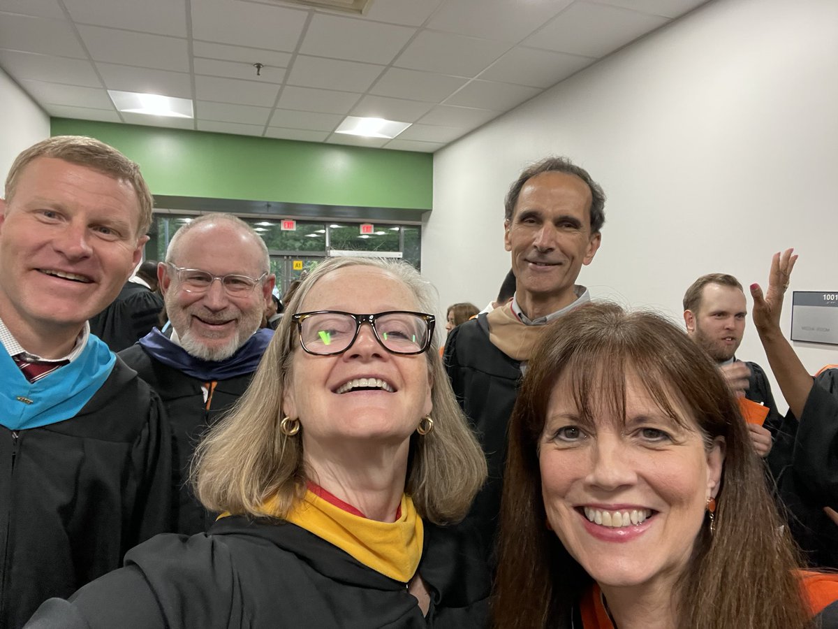 Congratulations @FCPSHayfieldSS Seniors #Classof2023 We wish you much success on your next life adventure- Hawks always Soar 🎓🧡<a href="/fcpsnews/">Fairfax Schools 🌟</a> <a href="/FCPSR3/">FCPS Region 3</a> <a href="/Karen4Schools/">Karen CorbettSanders</a> <a href="/MarkSicklesVA/">Mark Sickles</a> <a href="/JeffreyCMcKay/">Jeff McKay</a> <a href="/DanStorck/">Supervisor Dan Storck</a>