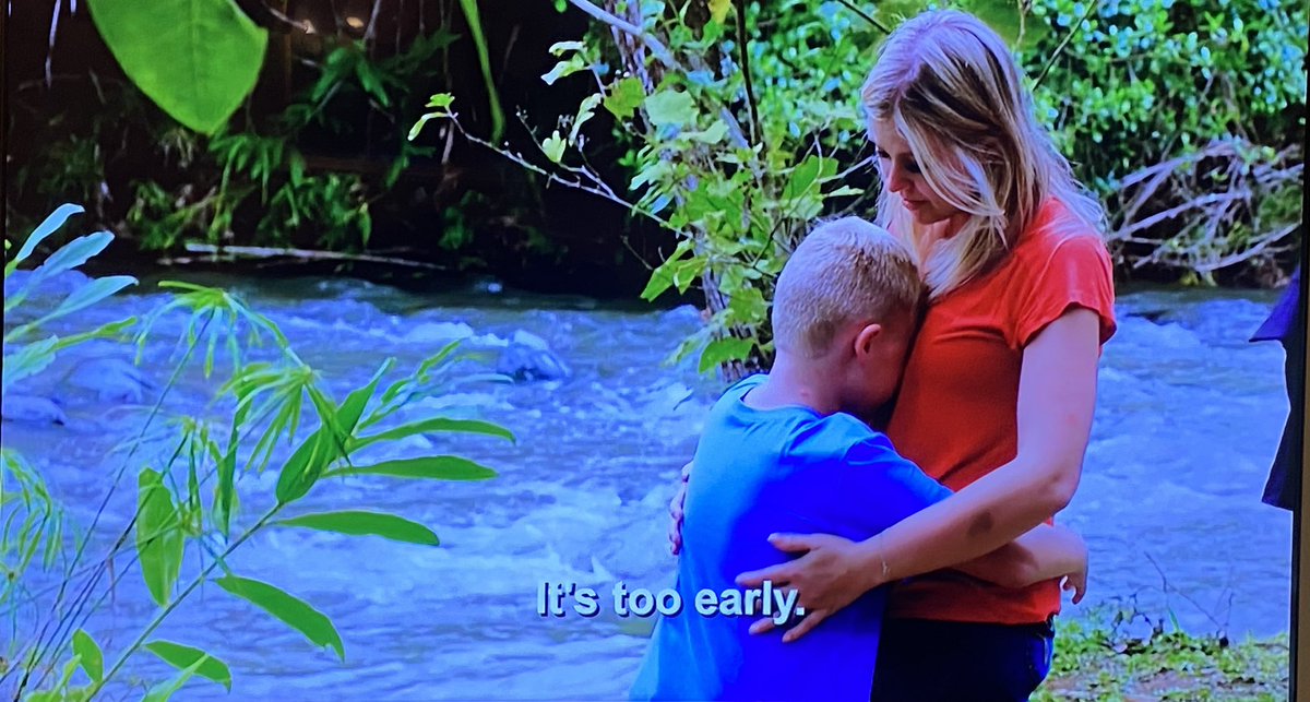 This kid right here has more common sense than his mother!!! 🤰🤦🏼‍♀️ What in the world was she thinking?!
#LoveInParadise #90DayFiance #90dayfiancetheotherway #90daytheotherway