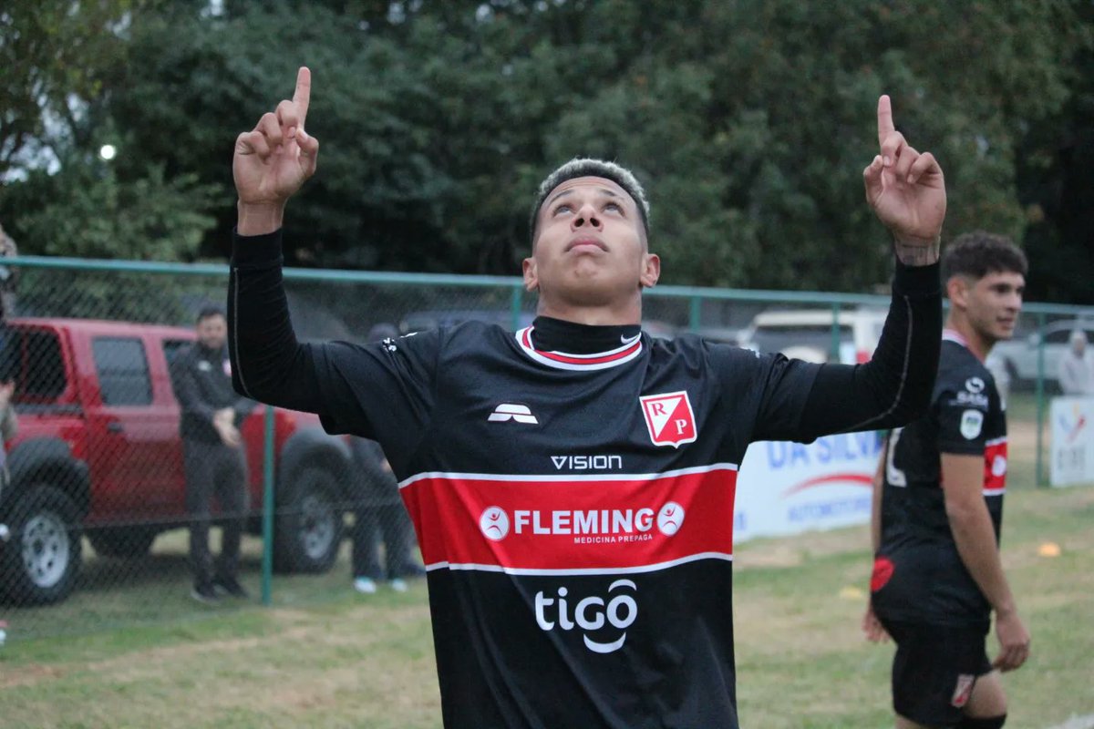• FECHA 11 • 
Final del encuentro y los tres puntos llevamos a casa 🤩💥
Humaitá 1-2 #RiverPlate 

⚽Nicolás González 
⚽Nicolás Salinas

📸 <a href="/APFPrimeraB/">APF Primera División B</a>
#VamosKelito ⚪🔴⚪