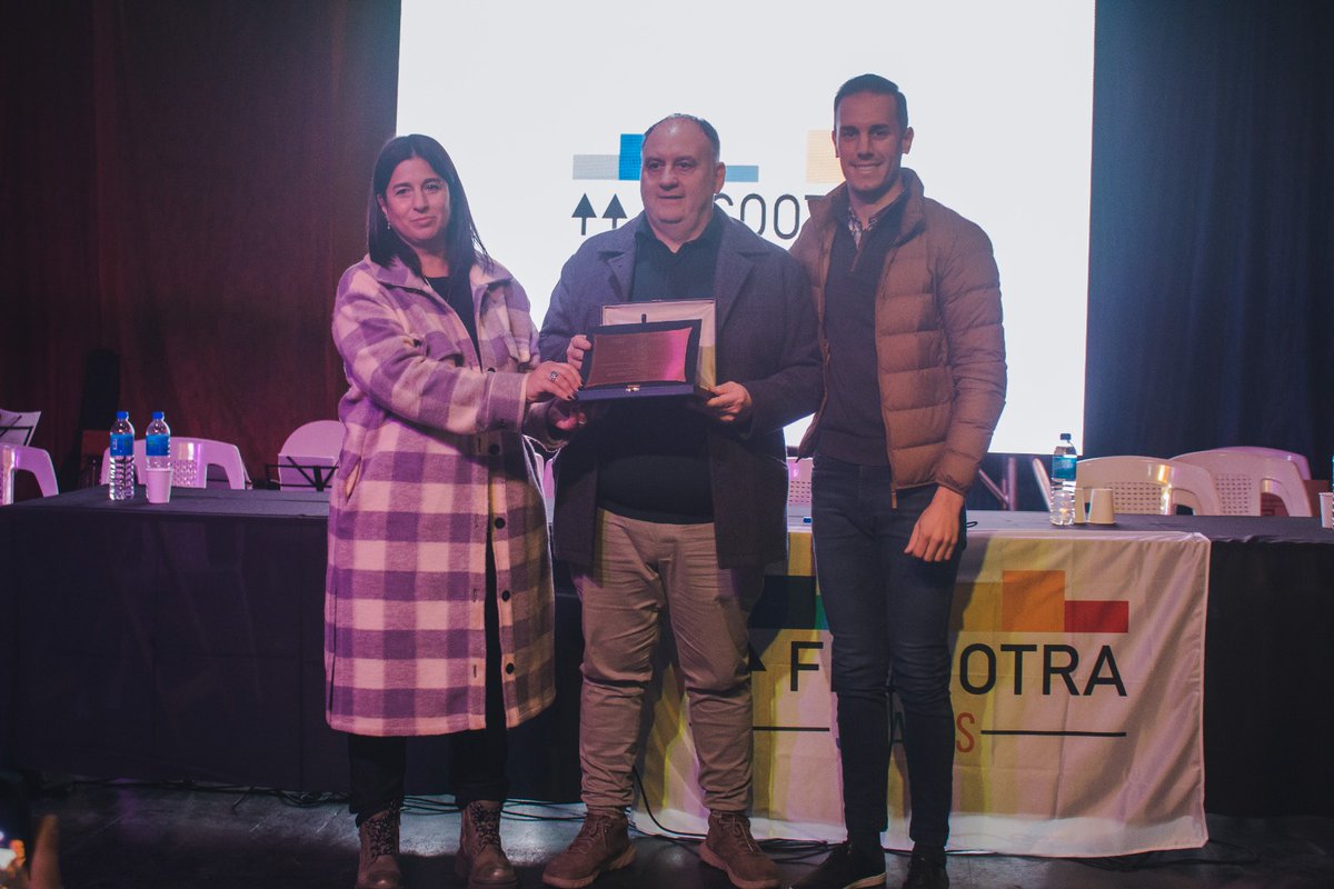 <a href="/guilletavernier/">Guillermo Tavernier</a>, Director de Cooperativas de Santa Fe, presente en el 35° Aniversario de <a href="/fecootra/">Fecootra</a>, con un reconocimiento de la Provincia.
Gracias por acompañar nuestro desarrollo en Santa Fe !
<a href="/7Cooperar/">Cooperar 7 De Mayo</a> 
<a href="/conarcoop/">Conarcoop</a> 
<a href="/cooperarconf/">COOPERAR</a> 
<a href="/CTA_Santa_Fe/">CTA Santa Fe</a> 
<a href="/ImeroniSofia/">Sofía Imeroni</a>