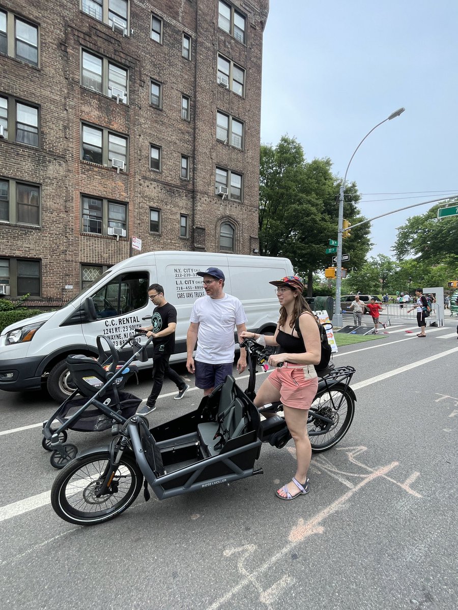 KathyParkPrice's tweet photo. Awesome partners like @propelbike helped make the #ta50 block party fun! People like @TransAltBK activists Will and Joelle really enjoyed taking test rides of Propel’s electric cargo bikes. Thanks Chris and Nora! https://t.co/SBuesTJsQo