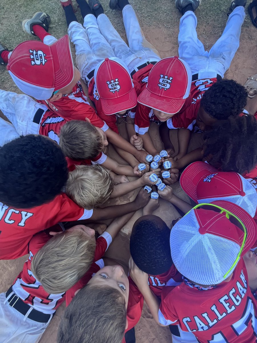 And they came out with a ring ♥️⚾️✨