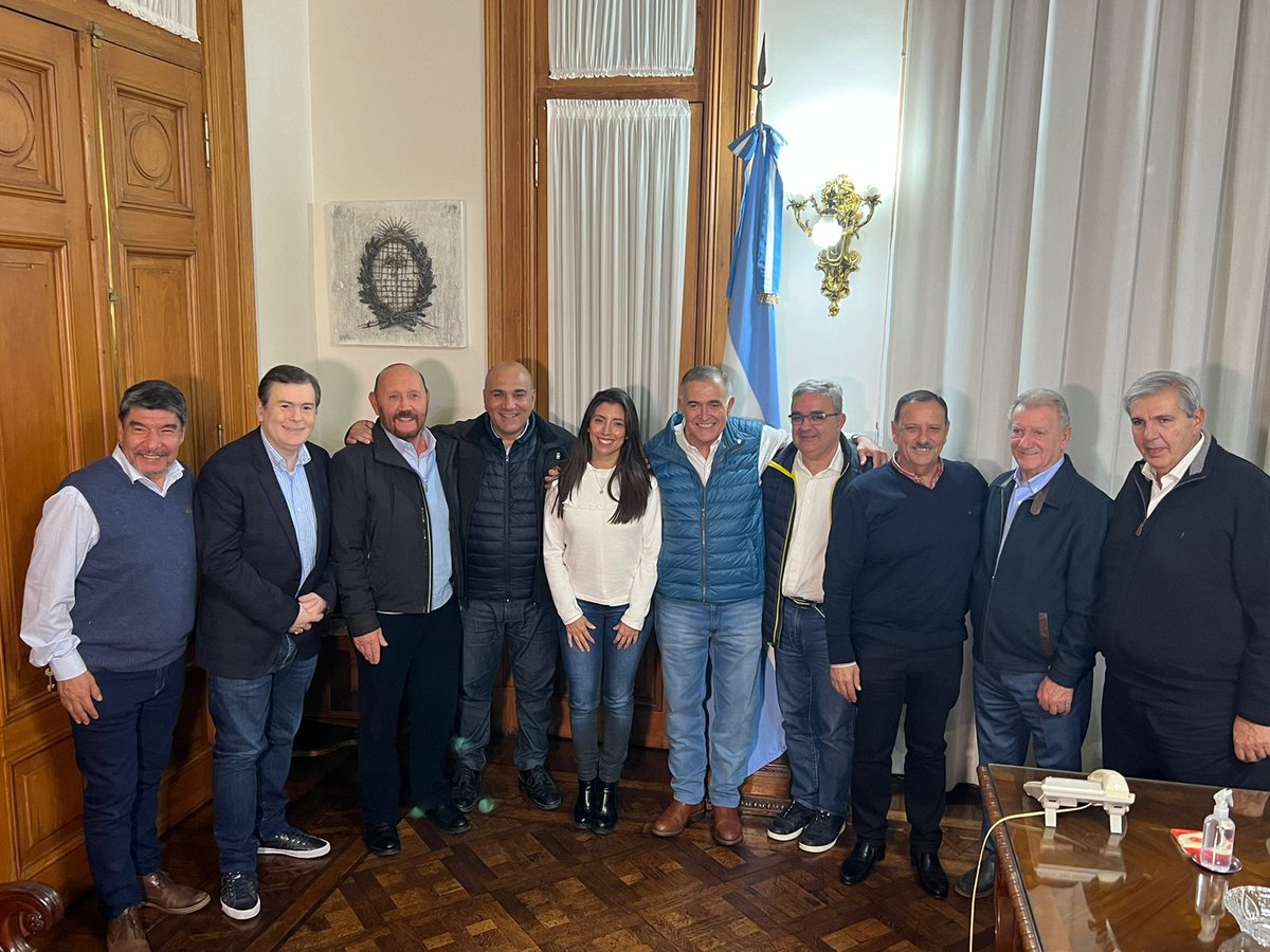 El pueblo tucumano vuelve a confiar en el Peronismo unido y con compromiso a pesar de todas las piedras que le pusieron en el camino. Felicitaciones al compañero <a href="/OsvaldoJaldo/">Osvaldo Jaldo</a> por este triunfo y también al actual gobernador <a href="/JuanManzurOK/">Juan Manzur</a> por el gran trabajo y nunca rendirse.