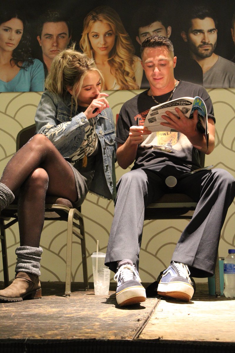 howlercon's tweet photo. Who remembers WHAT they were looking at?! ๐ #HowlerCon #TeenWolf https://t.co/fVrGJeERJ1