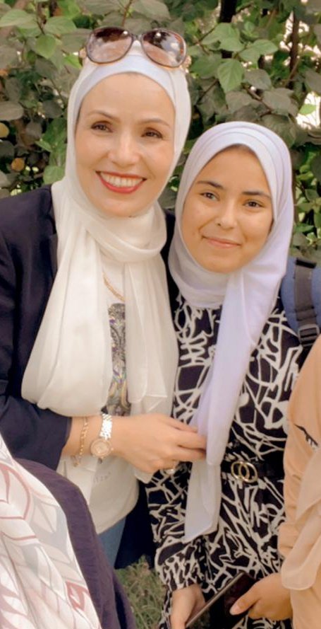 ألطف من هيك ما شفت ✨❤️🫂
بحب الدكتورة إيمان جدا 🫶