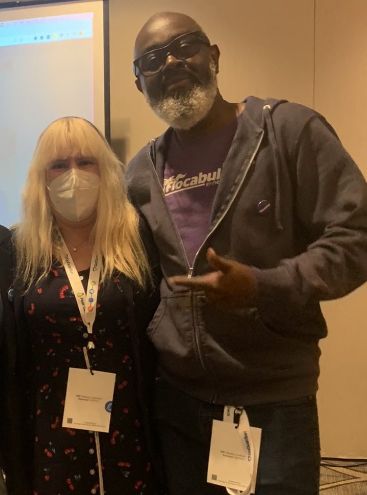 @#CS4LAUSD Learning is a GUARANTEE 2 honor the champions of @PlayCraftLearn Level-Up LA 4 the closing ceremony @drmervinjenkins did STAY A rap he did SLAY A free-STYLE giving the winners the biggest SMILE
EdTech Partner @Flocabulary @nearpod @ITI_LAUSD gives U a Thank You NOD