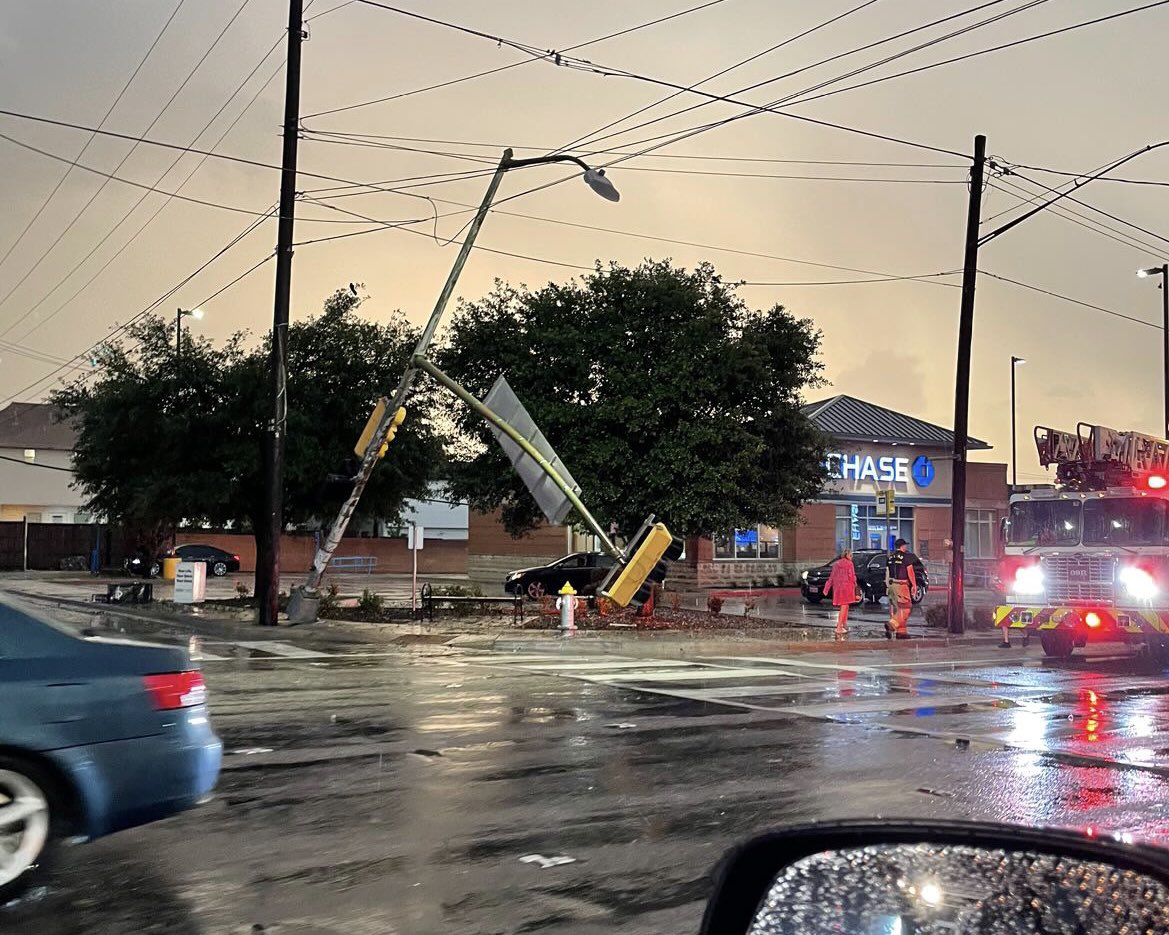 Dallas Texas TV on Twitter "Light down at Mockingbird and Greenville"