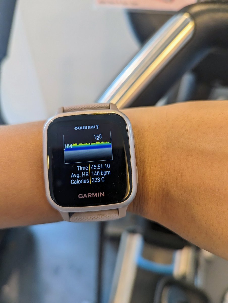 randomrobin's tweet image. Monday, I kick your ass. #morningmotivation