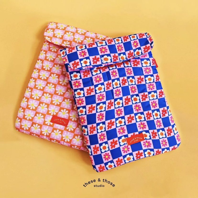 ShopeeMY's tweet photo. Anybody need a new laptop sleeve? 😍

Menarik eh corak corak dia ~ Cepat cop yang mana satu korang nak! 

https://t.co/8eVliUuqPI 

#ShopeeMY https://t.co/0pLb243K72