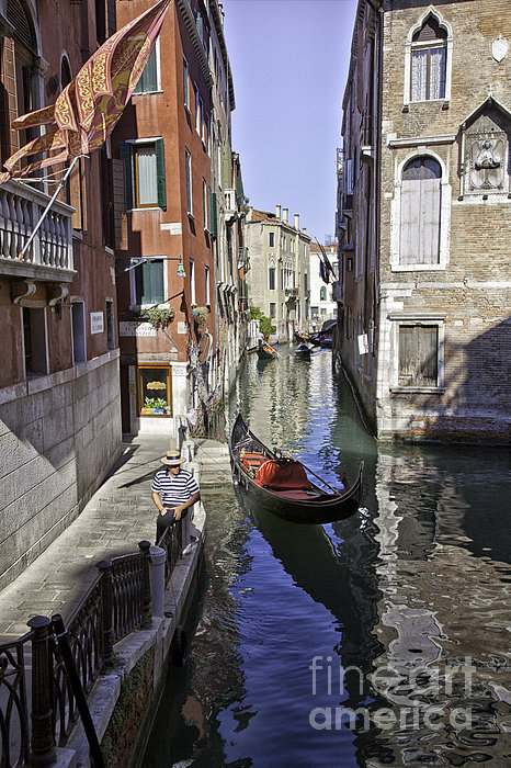 madelinevee's tweet photo. New artwork for sale! - "Even a gondolier has to take a break" - https://t.co/L88mDms0sG @fineartamerica https://t.co/ozz56mMbX7